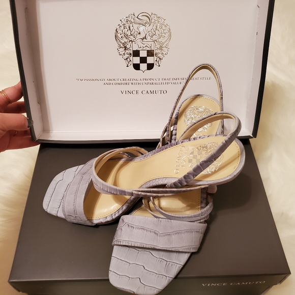 VINCE CAMUTO Pale Blue Croco Samira - Picture 4 of 8